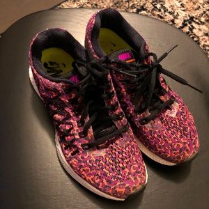 WOMEN SIZE 6.5 NIKE SHOES